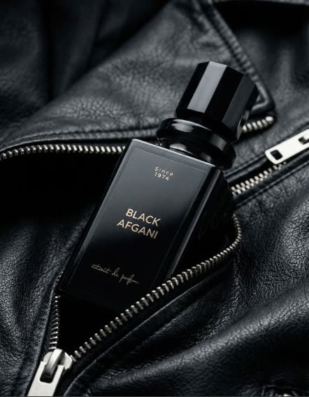 Fragrance bottle moody product photography